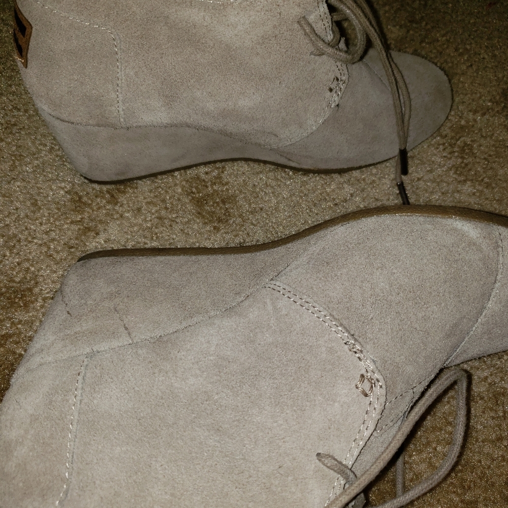 Toms Booties - Picture 10 of 12